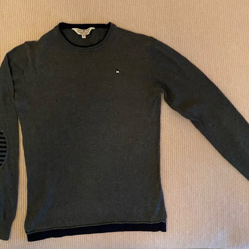 Men's sweater used, thin with blue details, size M