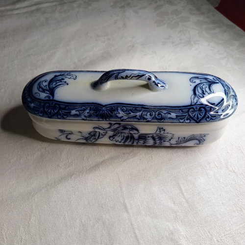 Wedgwood & Co Orient bathroom set used, porcelain toothbrush holder and soap dish