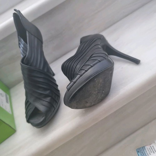 Women's heels in good condition, size 38, pack