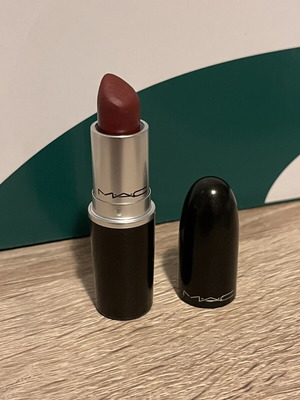 Mac Diva lipstick like new