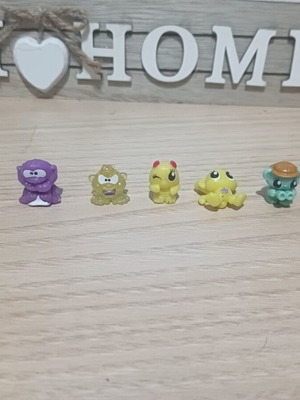 Pop Pops Pets small figures used, miniatures