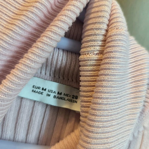 Zara pink turtleneck ribbed blouse new size medium