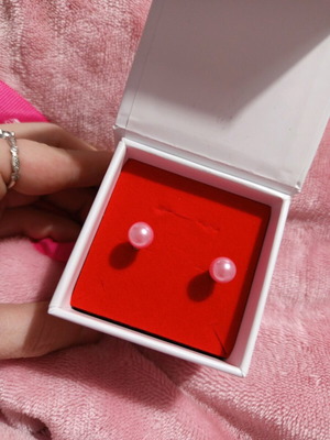 Pink pearl earrings like new