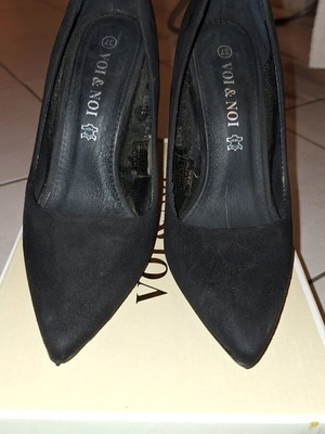 Black pumps used, size 37