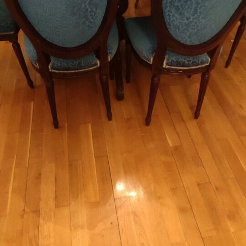Dining set round table 1960s with 2 extension leaves and 6 carved chairs like new