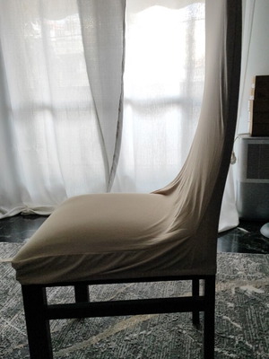 Chair covers set of 6 like new, cream color, elastic