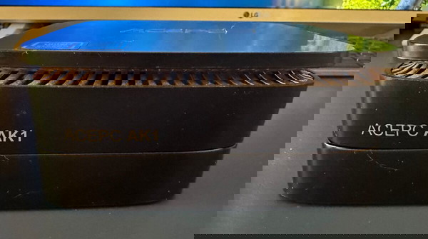 Tiny PC Intel/6GB/120GB+240GB Win 10 pro