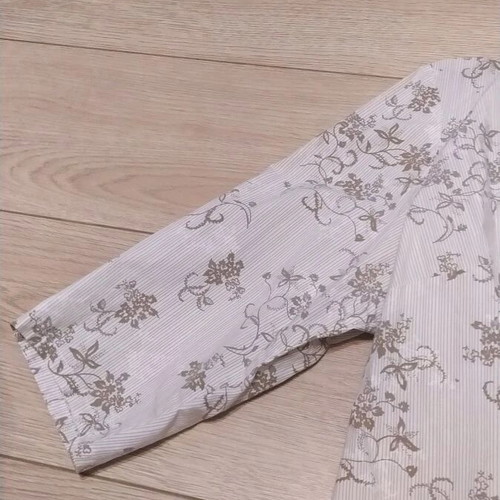 Women's shirt new with 3/4 sleeve, size M/L, white