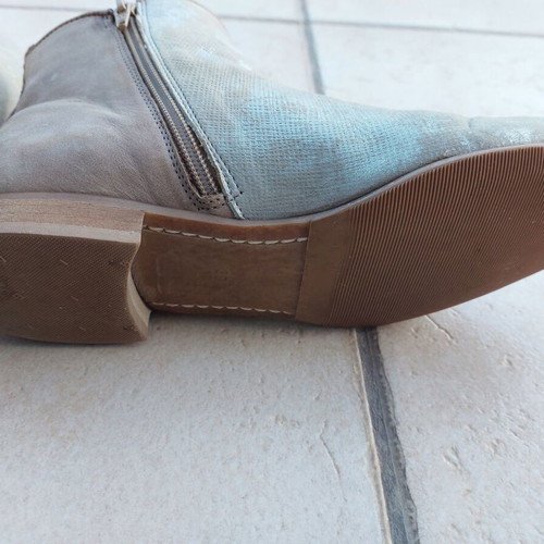 Ankle boots like new, 2 pairs, size 39, gold and burgundy