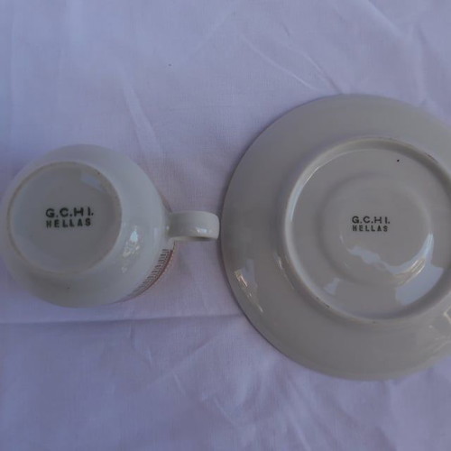 Porcelain cups set of six with meander design and gold finishes
