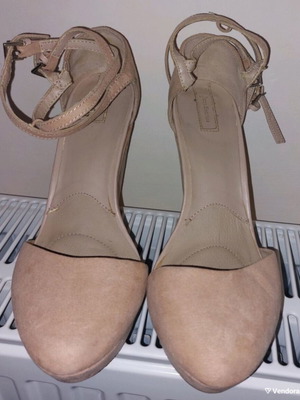 Stradivarius platforms used, size 38, salmon color