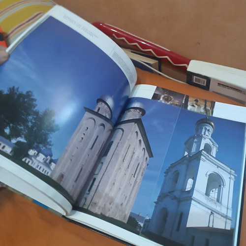 Russia Belarus Ukraine Moldova book like new, UNESCO heritage guide
