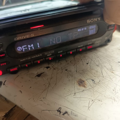 Sony Xplod CDX-GT200 car CD player
