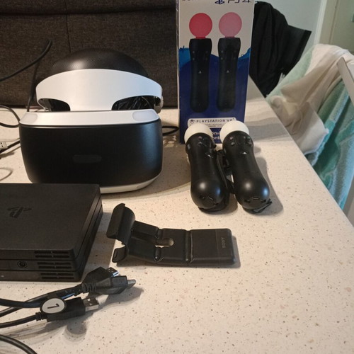 PSVR1 with Move Motion Controllers and PS5 Adaptor like new