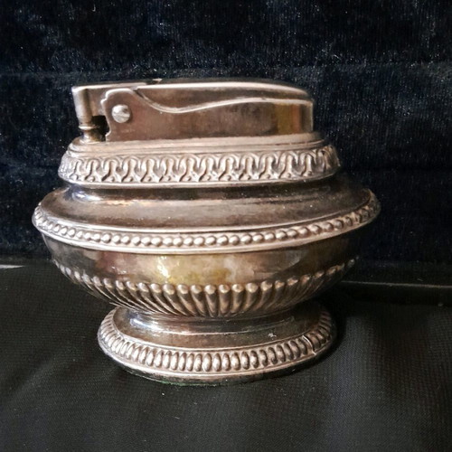 Ronson Queen Anne silver table lighter used