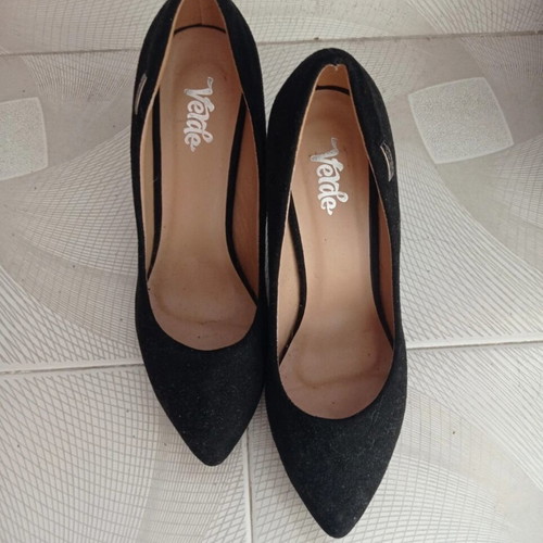 Verde suede heels size 38 like new, black and red sole