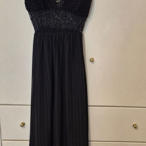 Long dress with lace like new, black