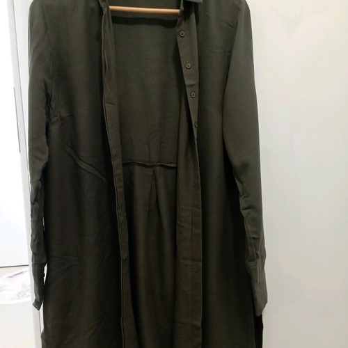 Women's khaki green shirt like new, size L