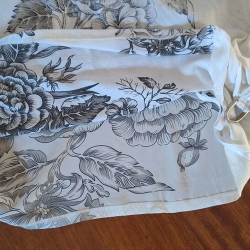 Karen Millen Large satin white black T-shirt with designs used
