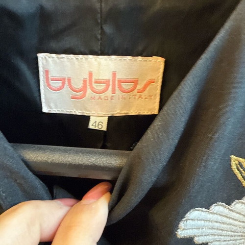 Byblos suit used with black silk skirt EU46