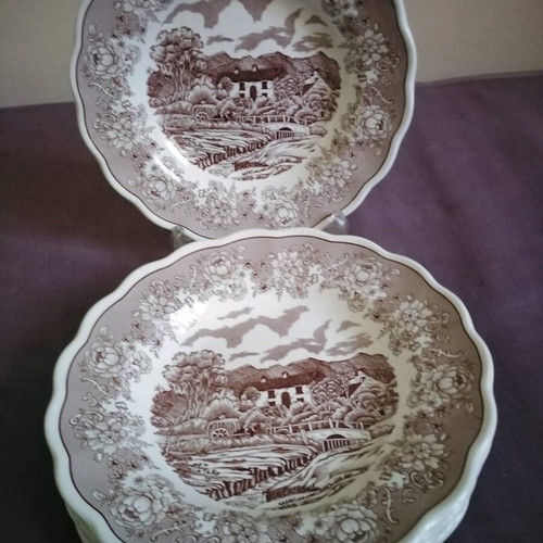 Antique set of 6 deep Italian plates like new, English style
