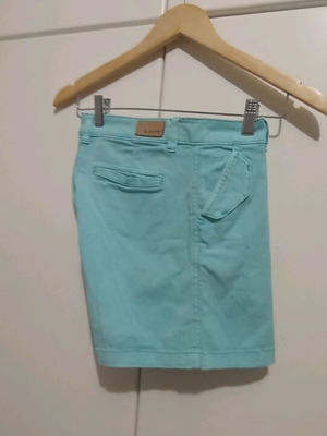 Shorts, M