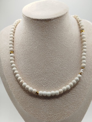 Handmade necklace with howlite, hematite, pearl and stainless steel, new