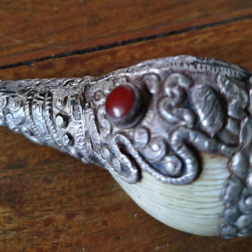 Tibetan Shanka Shell like new, white metal with semi-precious stones