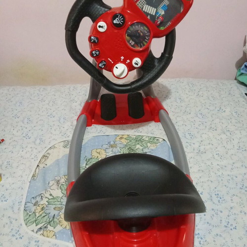 Children's simulator car like new