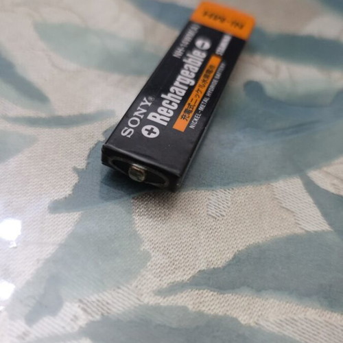Sony Ni-MH 1350 mAh Rechargeable GumStick Battery NH-14WM used, untested
