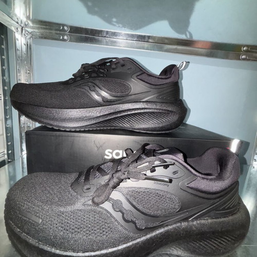 Saucony men's running shoes size 44 new, black