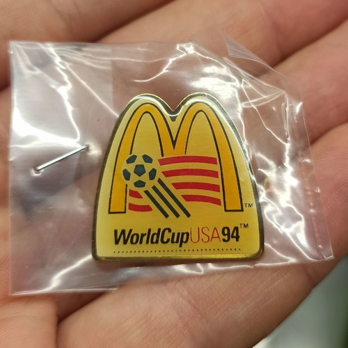 World Cup 1994 Football Pins unused, pack