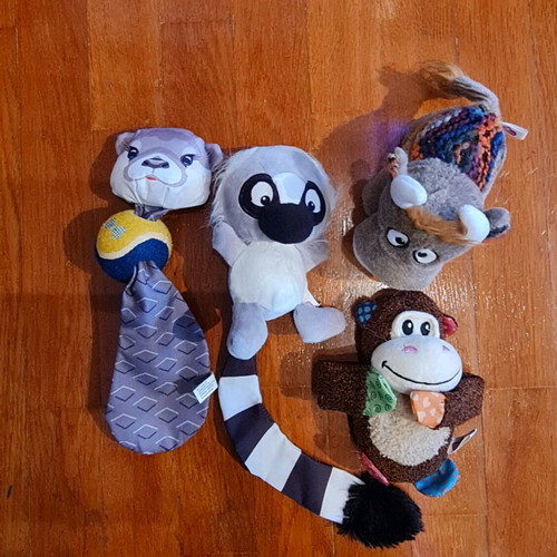 Pet toys new, pack of 40 pieces