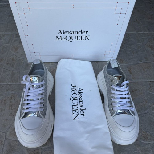 Alexander McQueen Tread Slick sneakers like new, silver glitter