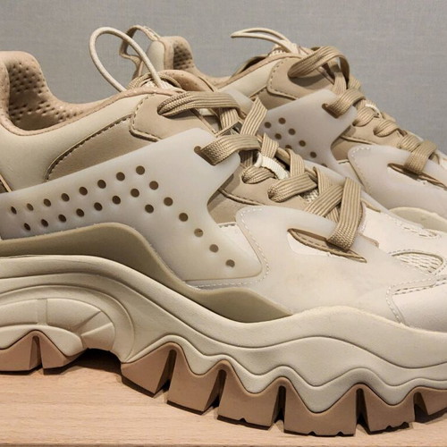 Buffalo sneaker like new, size 41, beige