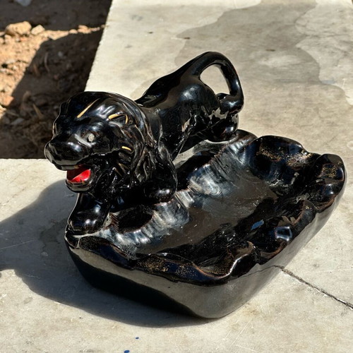 Ceramic vintage lion ashtray used, Made in Japan