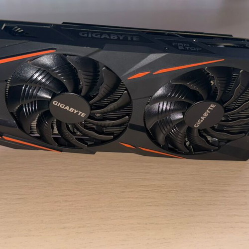 Intel Core i7-7700K processor, Gigabyte Radeon RX 480 4GB, Corsair Vengeance 2x4GB RAM, MSI B250M Bazooka motherboard, liquid cooler