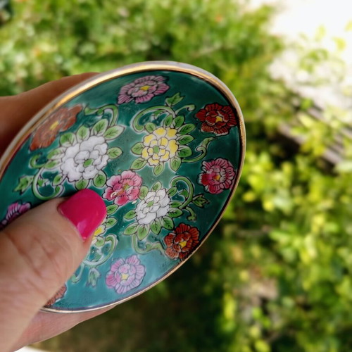 Vintage porcelain Asian trinket dish with floral motif, like new