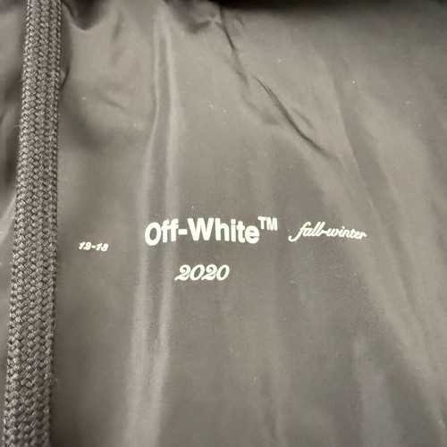 Off-White Unfinished Raincoat FW19 black, like new, size XS fits L