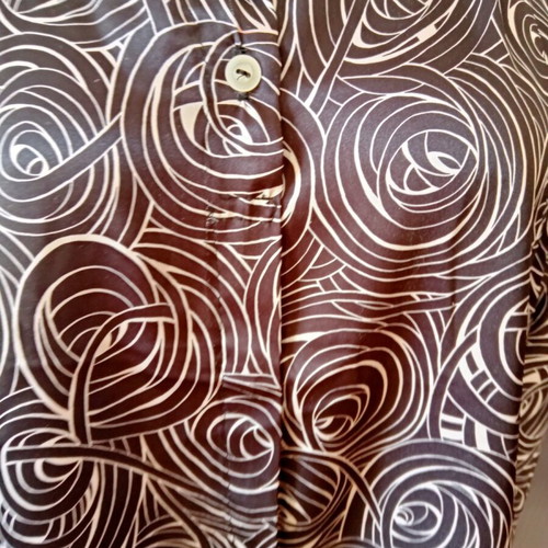 Satin blouse like new, black and white spiral pattern
