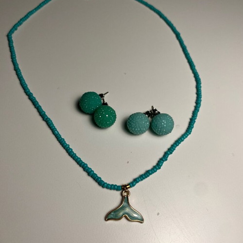 Summer jewelry set new with 3 necklaces, 3 pairs of earrings and bracelet