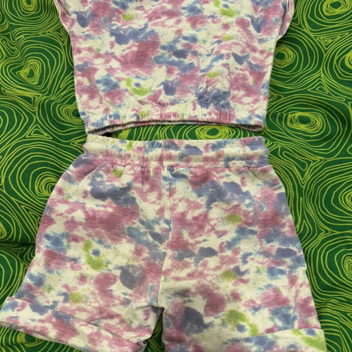 Girls' set shorts and t-shirt size 6 years like new, Evita