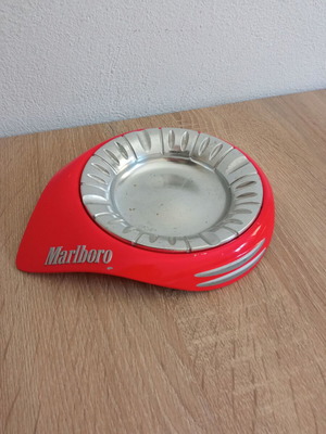 Marlboro metal ashtray used, vintage