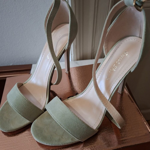 Suede sandals Tsoukalas Shoes mint green size 36 like new, 9cm heel