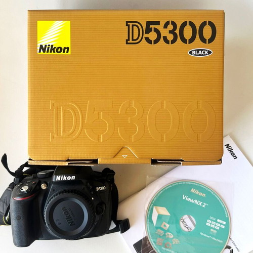 Nikon D5300 AF-P 18-55mm DSLR camera kit