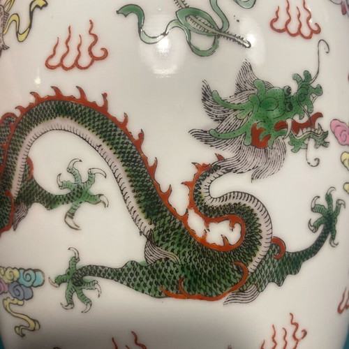 Qianlong Chinese vase with dragon and phoenix designs like new