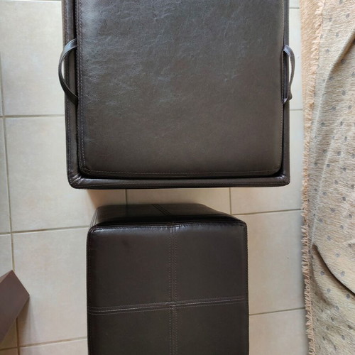 Leather stools like new, set of 2 with smaller inner stools