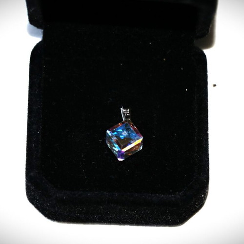 Pendant with crystal and invisible cord sterling silver 925 new