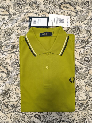 Fred Perry polo shirt size M new, yellow