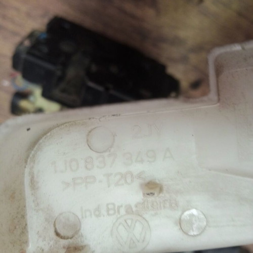 Lock front left for VW Polo IV 1J0837349A used